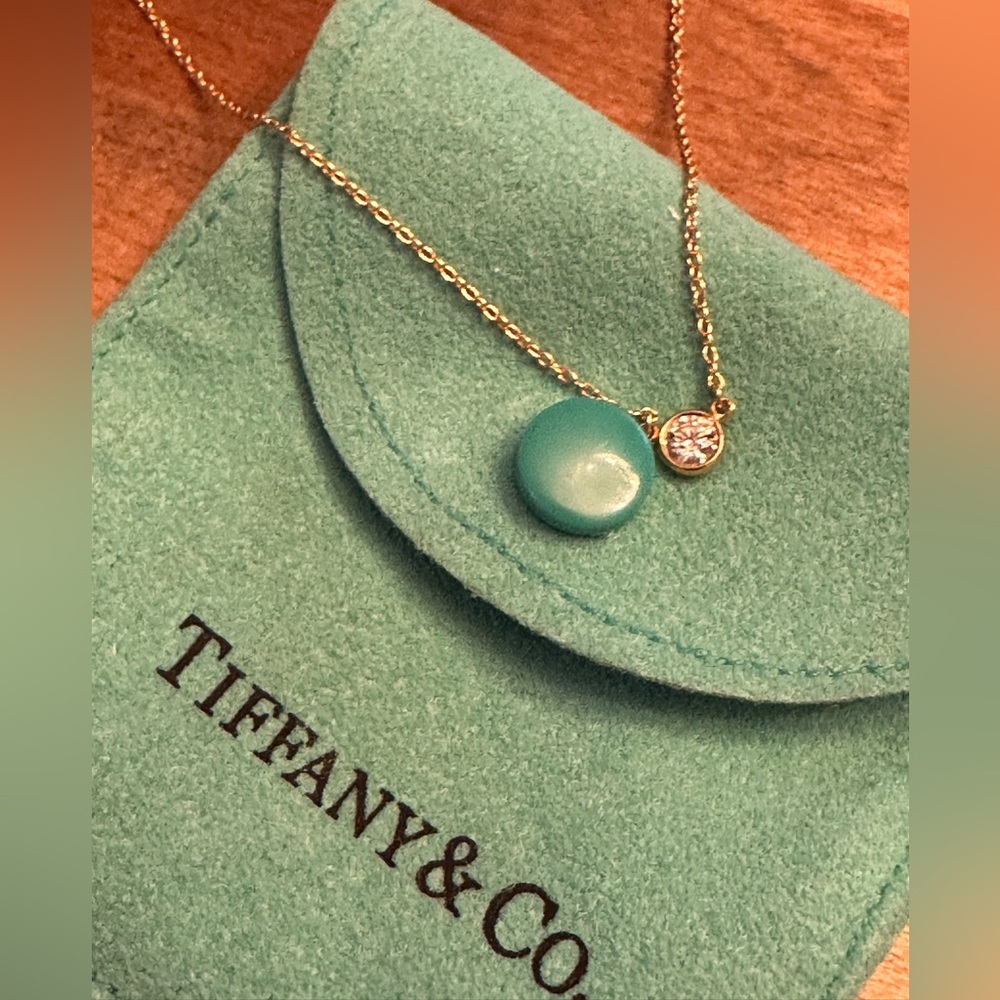 Elsa Peretti®
Diamonds by the Yard® Single Diamond Pendant